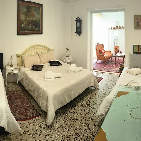 Il Cavaliere Dell'eur Rom