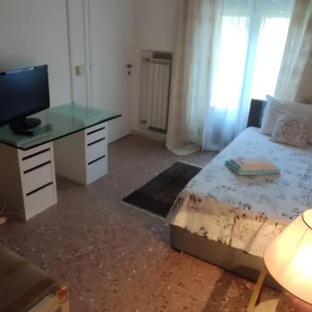 Il Cavaliere Dell'eur Rom