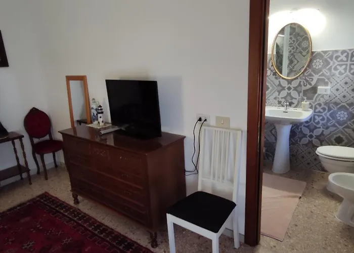 Il Cavaliere Dell'eur Πανσιόν 4*