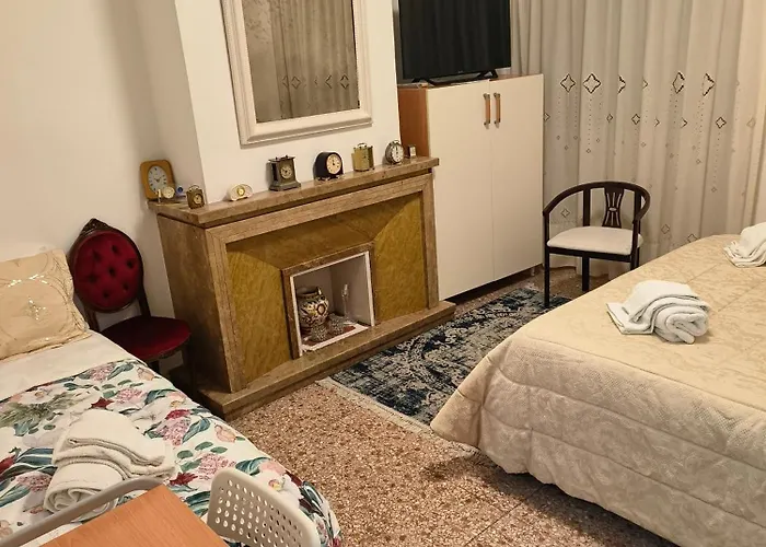 Il Cavaliere Dell'eur Πανσιόν 4*